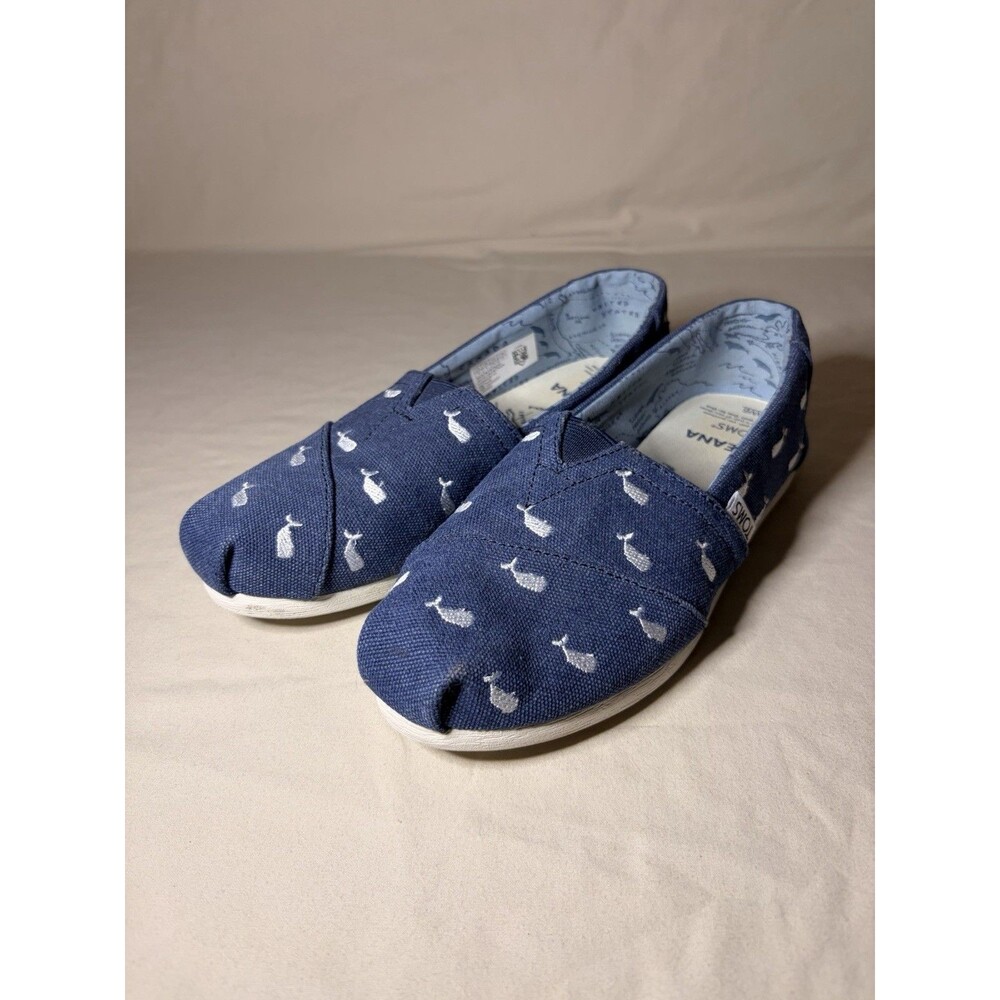 TOMS Oceana Women’s Size 6 Navy Blue Whale Print Canvas Slip On Shoes